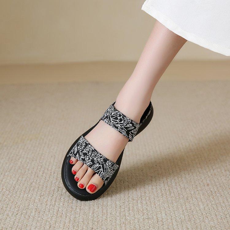 Taizhou Women's Shoes Platform Slippers 2024 New One-character Drag Casual Low-heeled Thick-heeled Beach Sandals Women's Summer Outer Wear