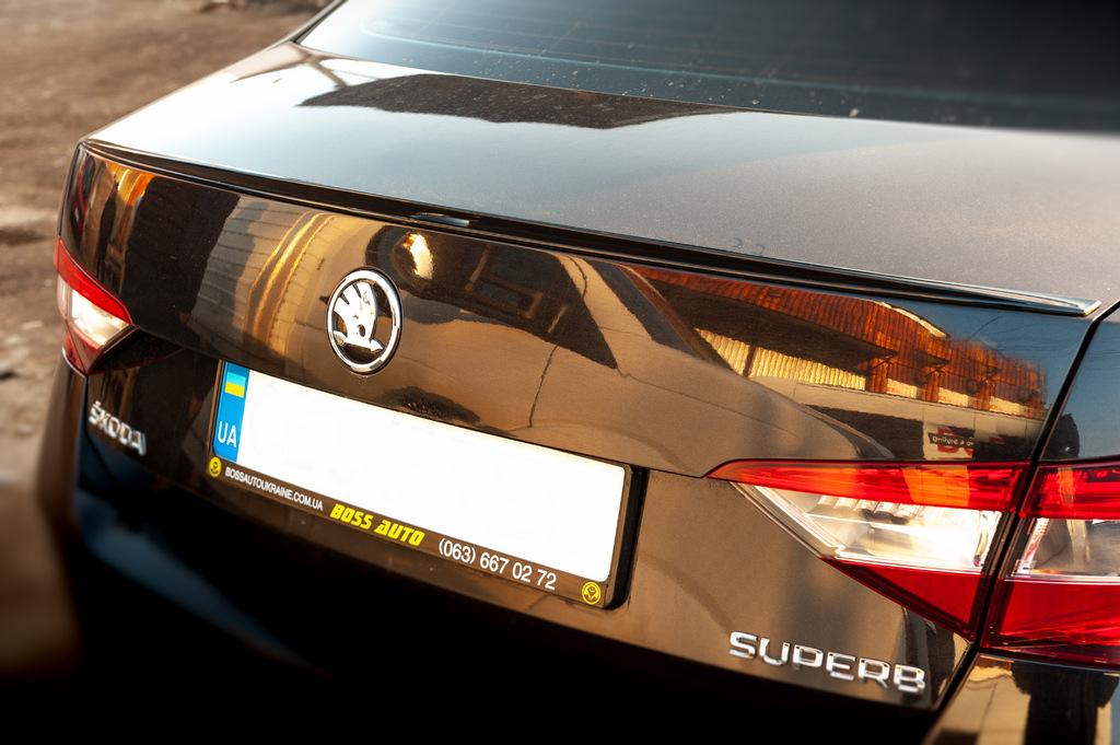 Спойлер LIP (Sunplex, черный) (119,2см* 7,3см) для Skoda Superb 2015-2024 гг
