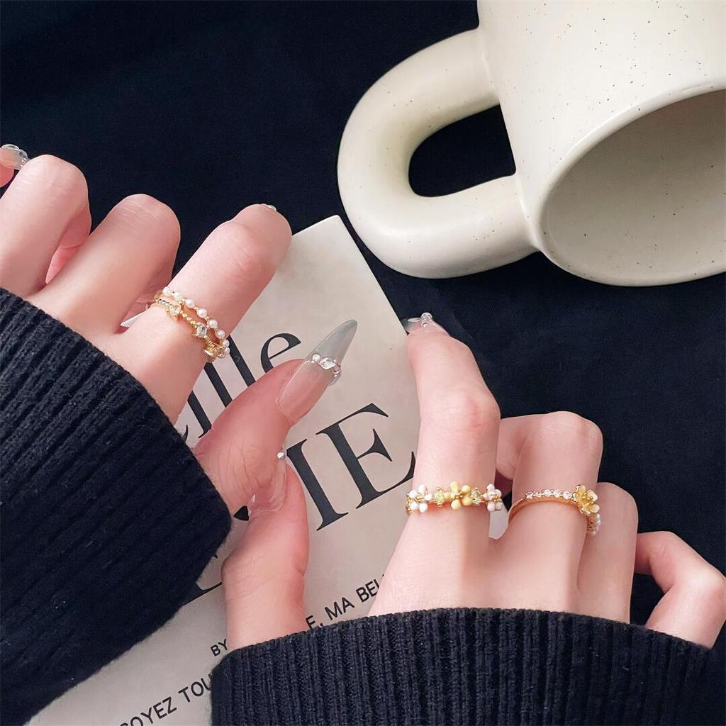 Gold Flower Diamond Zir*****Pen Ring Fashion Flower Niche Design Retro Elegant High Sense Ring Female