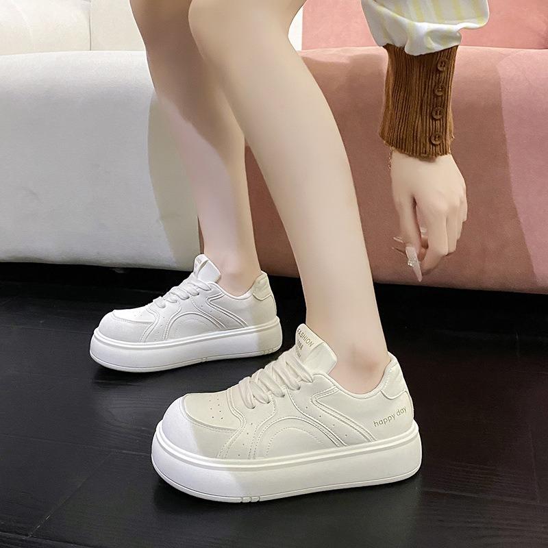 Milchweiße Plateau weiße Schuhe Damen hässlich süß Herbst neu Nische atmungsaktiv Board Schuhe Sport Brotschuhe