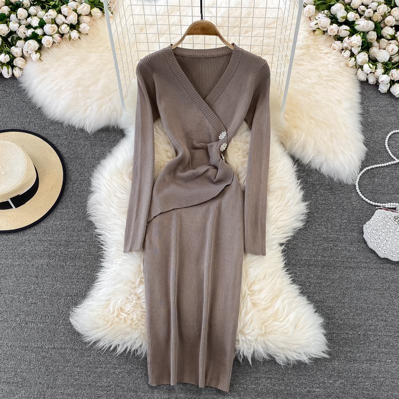 RUGOD Jarní a podzimní nové Retro elegantní a sexy Slim Fit Pletené šaty s dlouhým rukávem a výstřihem do V