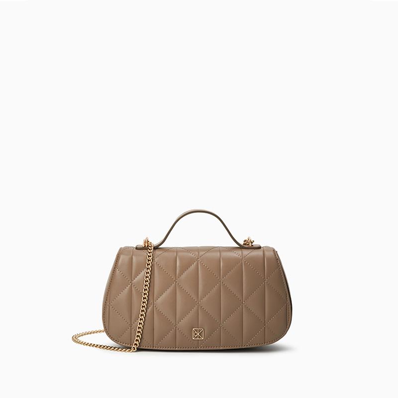 

Calvin Klein Elegant Commuter Diamond Pattern Shoulder Tote Bag Women Bags Taupe 4F3410G-VFU Basic Set (Bag)