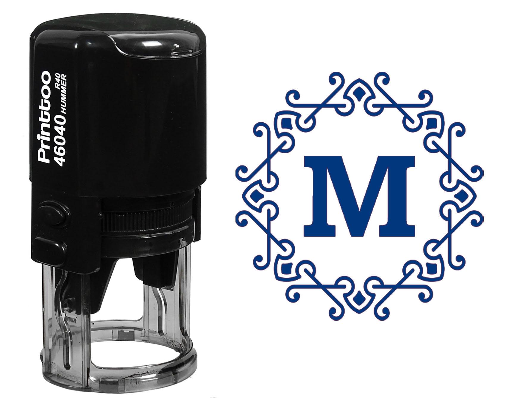 

Printtoo Восьмикутна рамка з кельтськими завитками Монограма літери M R-40 Самонабірний Офісне канцелярське приладдя Гумовий 30 mm Diameter (Approx) синій