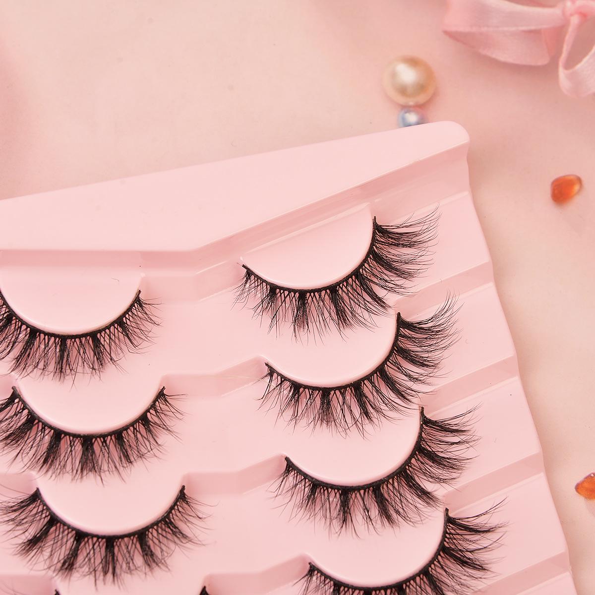 

Flat Holiday Eyelashes - 7 Pairs: Natural Fluffy Style with Eye-Tail Lengthening
