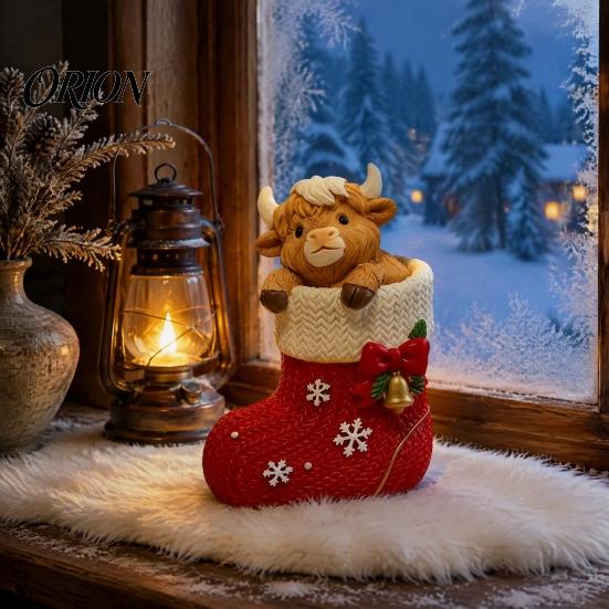 Christmas Party Supplies Highland Cow Stocking Figurine, Xmas Tree Cattle Resin Seasonal Shelf Decorations Statue, Animal Sculpture for Holiday