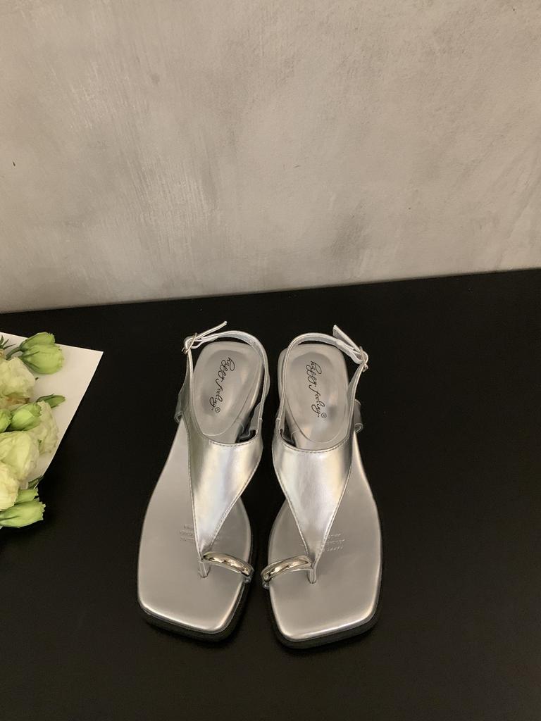 French Retro One-word Buckle with Wedge Heel Cover Toe Sandals Women's 2025 Summer New with Skirt Toe Roman Sandals