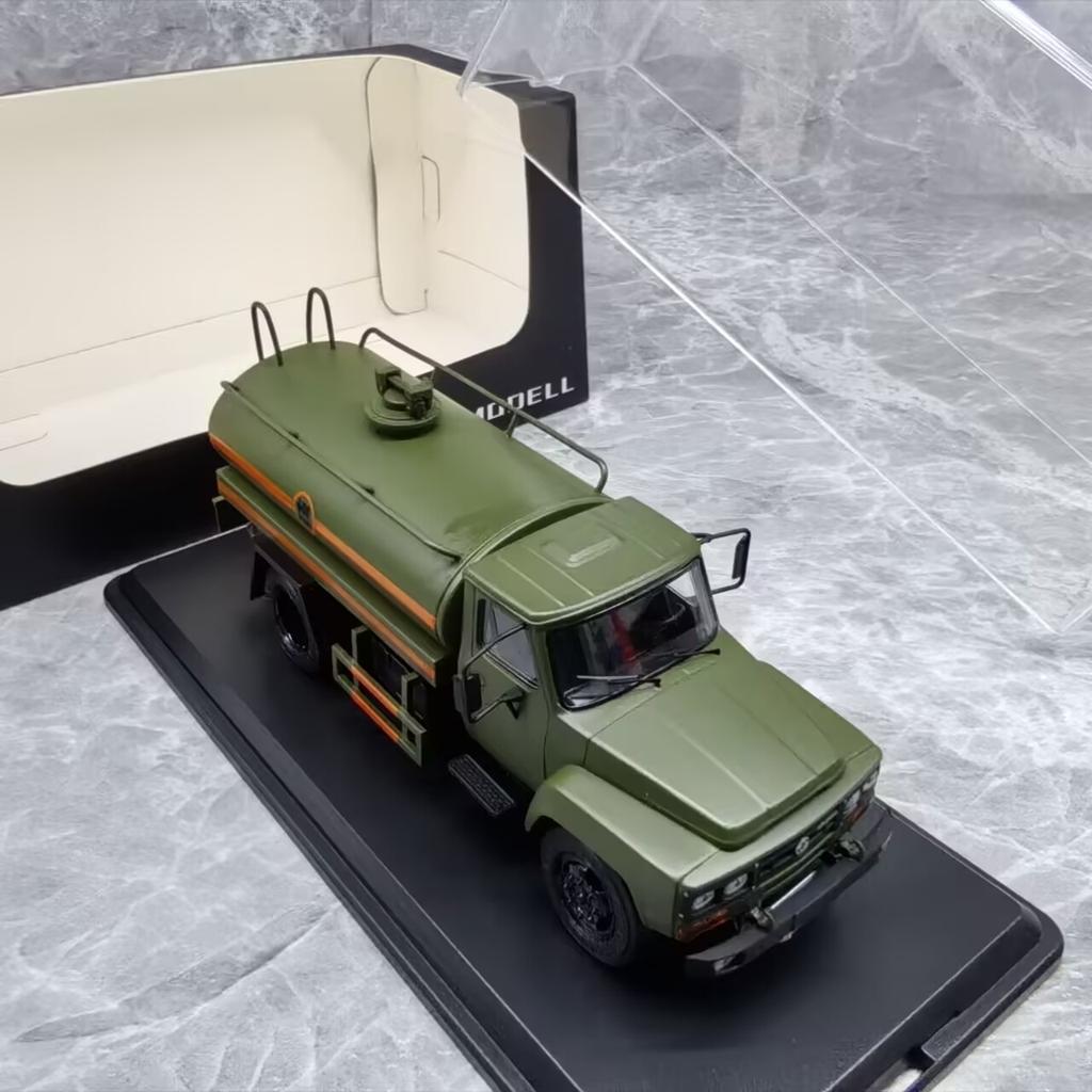 Modellino Camion Cisterna Petroliera in Lega 1/43 Diecasts Metallo Camion Irrigatore Stradale Veicoli Modello Simulazione Scala Miniatura Regali per Bambini