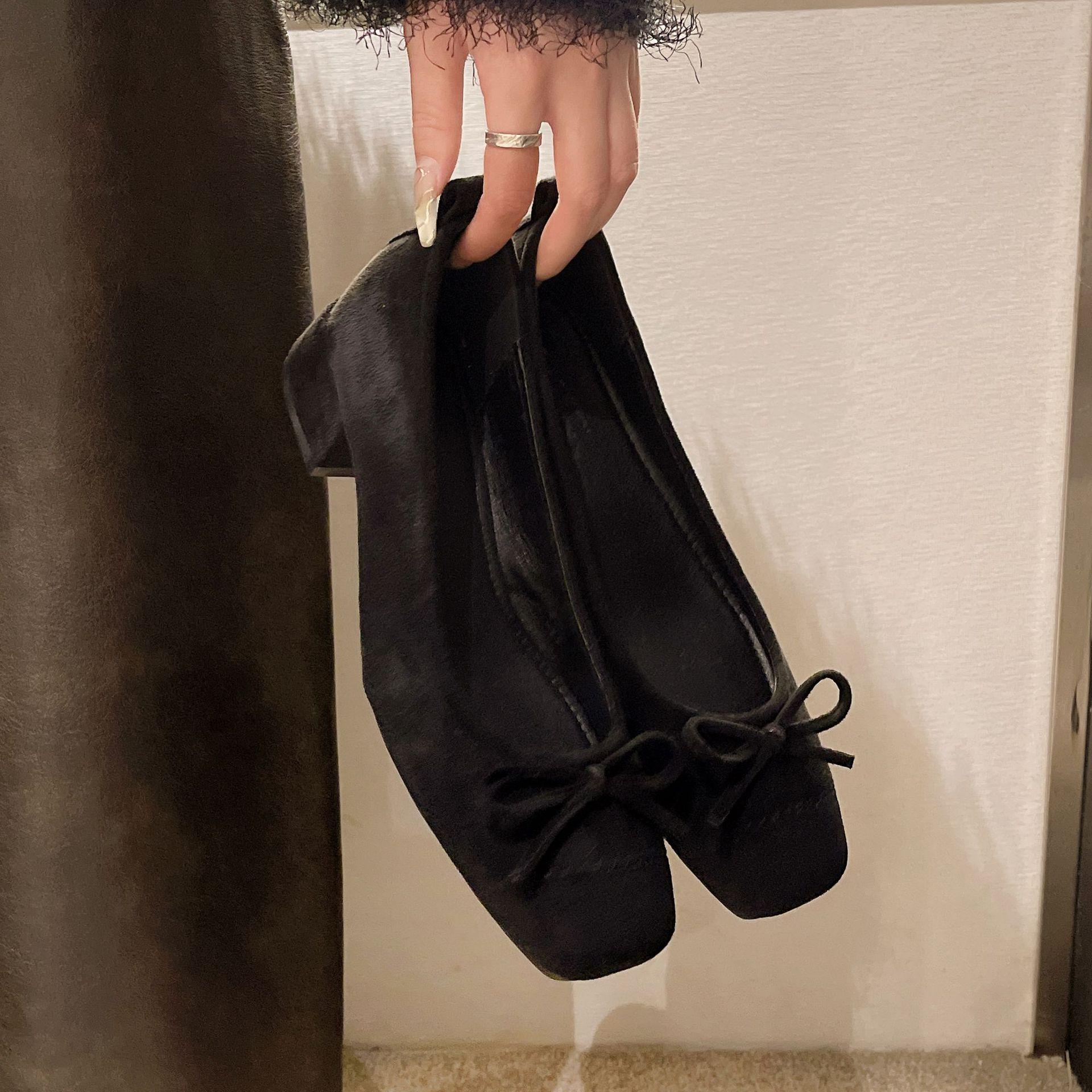 

Square head low heel bow light mouth single shoes women s 2025 autumn new Maillard retro suede Mary Jane grandma shoes 35