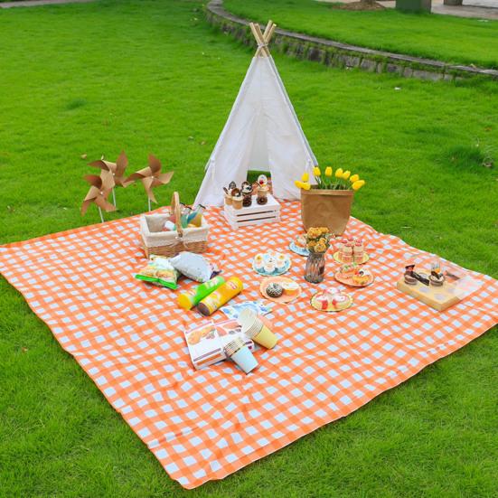 Plaid Disposable Tablecloth Waterproof Checkered Table Cover Outdoor Tablecloth for Picnic Camping Barbecue