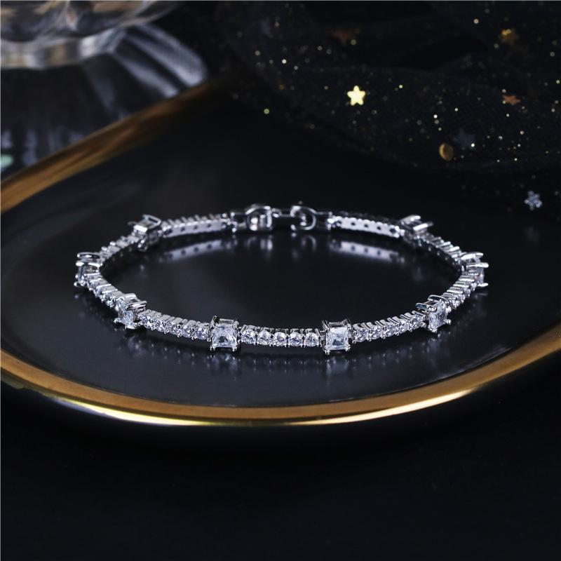 

Women s Creative Bracelet, Simple Zircon Letter Bracelet, European and American New Fashion Accessories 2026 18cm