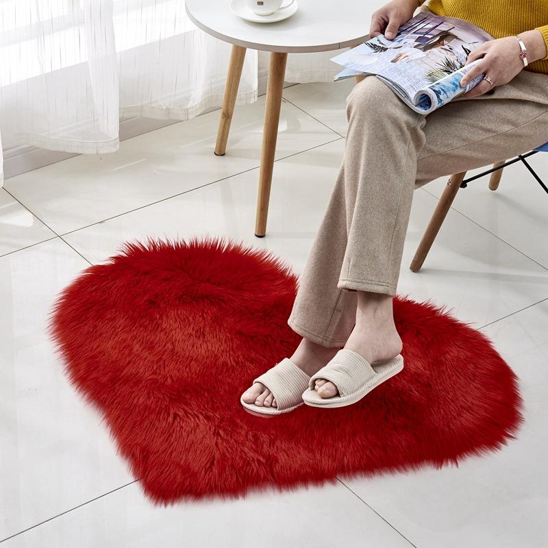 Heart Shaped Imitation Wool Floor Mat Living Room Bedroom Bay Window Carpet Sofa Cushion 50x60cm белый