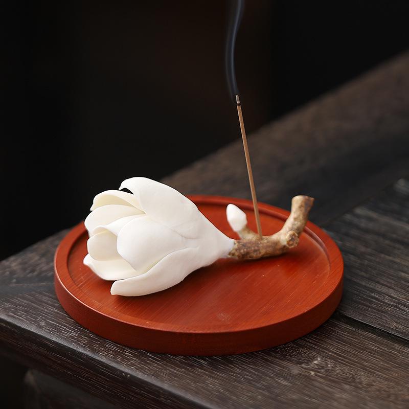 Handmade Ceramic Magnolia Incense Holder – Color-Changing Table Decoration for Tea Ceremony