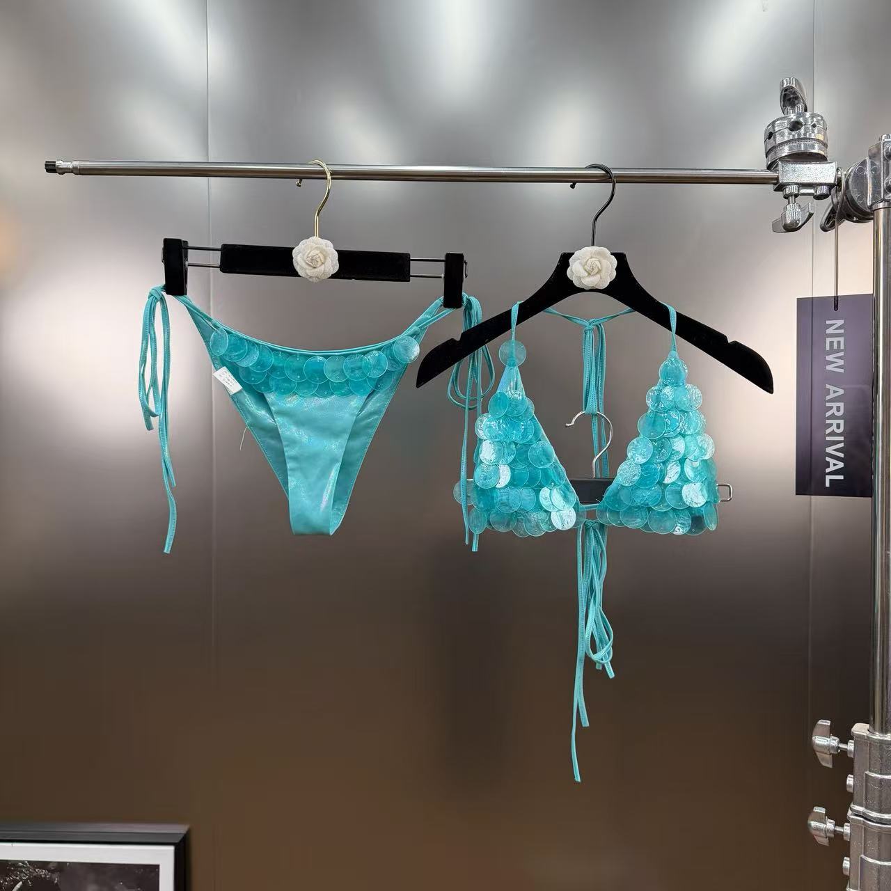 New Luxury Sequin Decorated Tie Bikini Two-Piece Swimsuit for Women Vacation Sexy Bikini Set S озеро синий