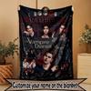 Personalizovaná deka s potiskem The Vampire Diaries s vlastním jménem, bytový dekor, ložnice, pohovka, kempování, gauč, dárky k narozeninám, Vánocům