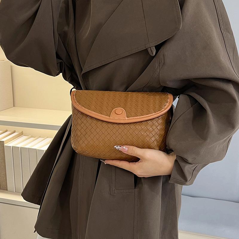 Fashion Shoulder Bag Women's New Summer Simple Casual Bag Texture Personalized Messenger Bag Breast Bag Women