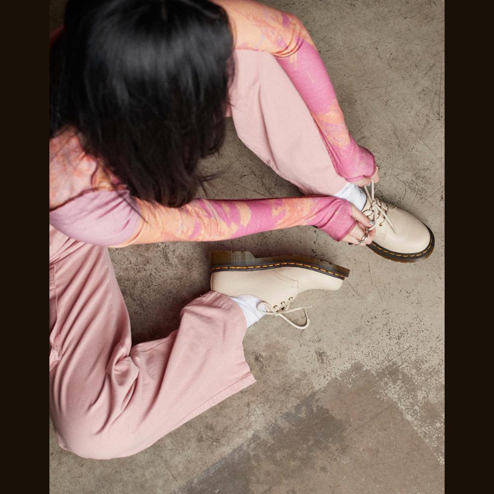 Derbies Dr. Martens Beige Virginia Leather