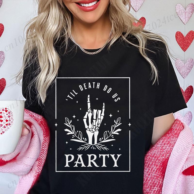 Bride or Die Skeleton Finger Graphic Y2k Tops Til Death Do Us Party Tshirt Unisex Bachelorette Hen Party Tees Team Bride Shirts