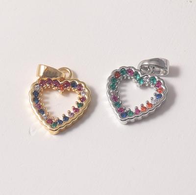 Ciondolo a Cuore Bicolore Romantico con Pietre Preziose Multicolore, Ornamento per Catena Clavicola Moda Donna