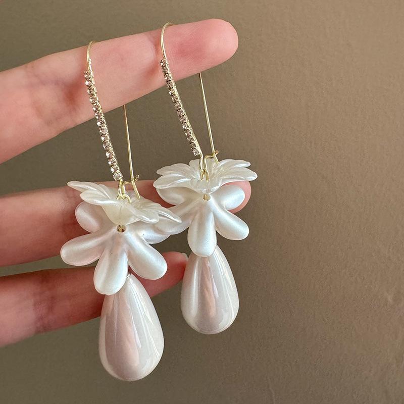 Light Luxury Elegant Dignified Ear Hooks Shaky White Petal Pearl Water Drop Rhinestone Tassel Versatile Temperament Studs