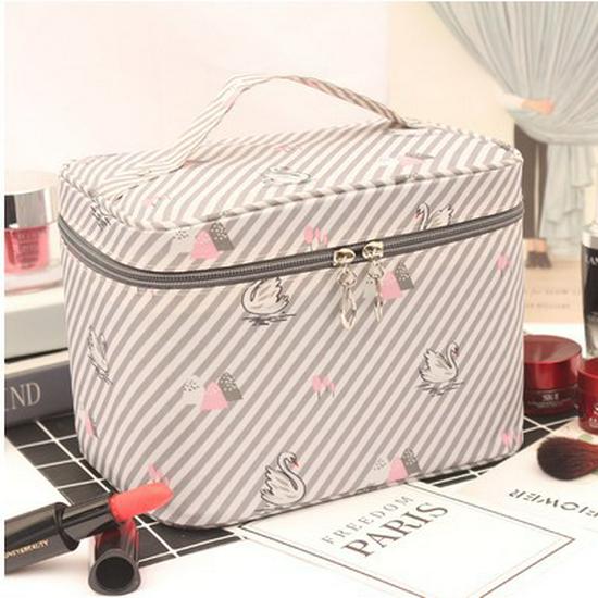 Korean Style Waterproof Toiletry Bag - Large Capacity, Simple and Elegant Women's Cosmetic Storage