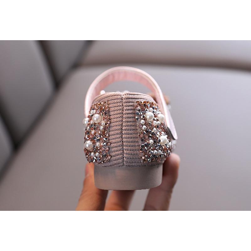 Zapatos sencillos para niñas, nuevos modelos casuales de primavera y otoño con lazo de pedrería, ideales para baile y espectáculos infantiles de tamaño pequeño a mediano.