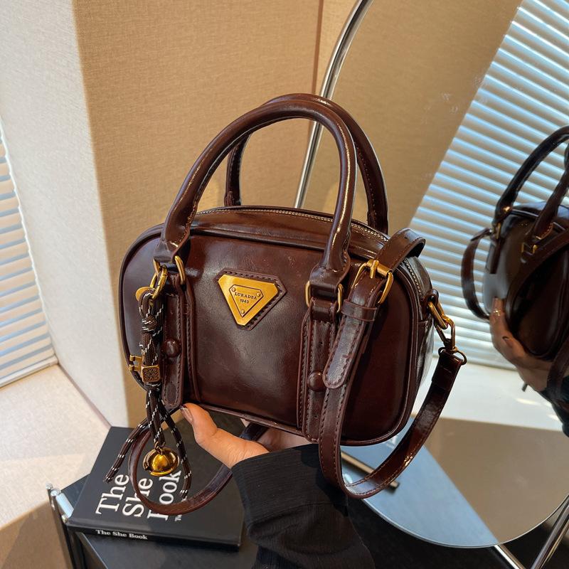 Small Bag Autumn and Winter New Women's Shoulder Crossbody Pillow Bag Versatile Commuter Small Bag