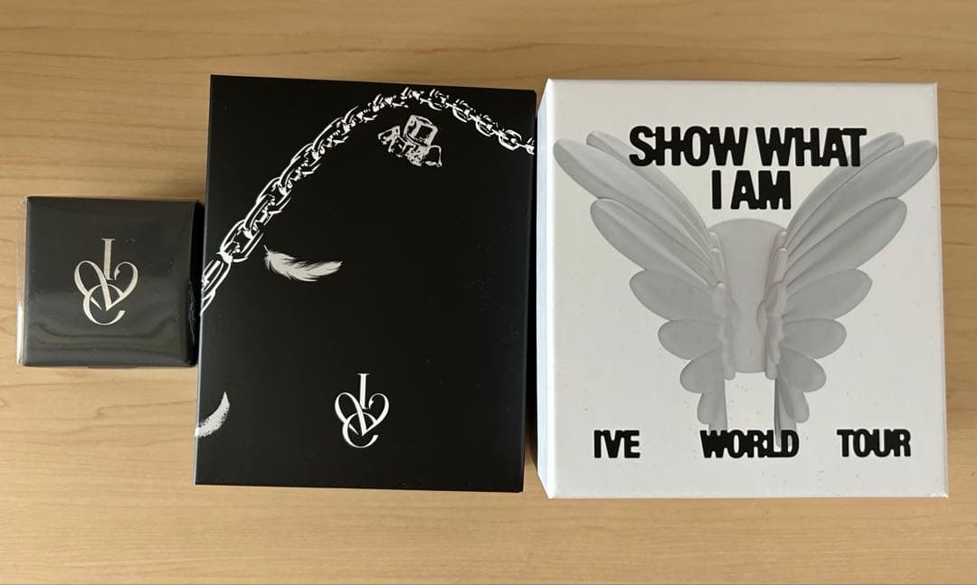 

[Б/У] IVE Seoul Con MD Кольцо-цепочка с крылом