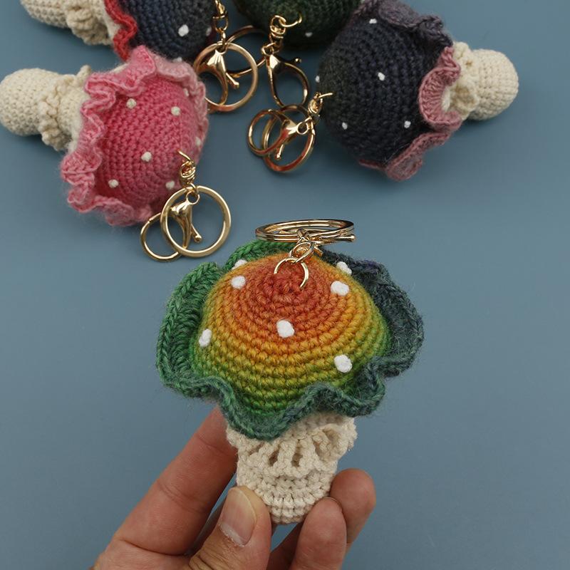 Einzigartige Pilz-Serie Häkel-Schlüsselanhänger Zufällige Farbverlauf-Farbe Pilz-Schlüsselanhänger Für Taschenanhänger Gestrickter Pilz-Schlüsselanhänger Individuell