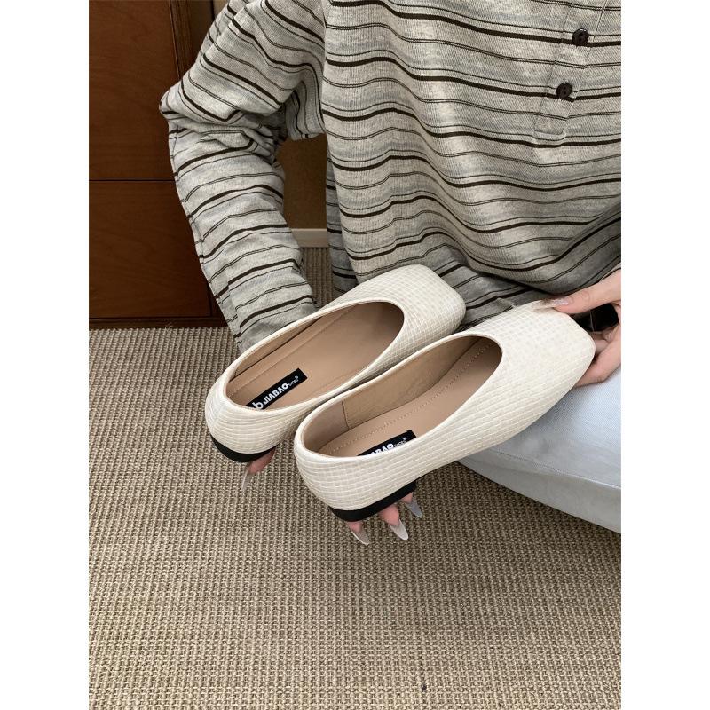 

Niche retro woven shallow mouth square head one-pedal single shoes women s autumn 2025 new commuting versatile grandma shoes 39