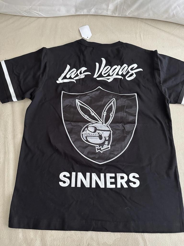 Sin City, Playboy Bunny Schild Schwarz