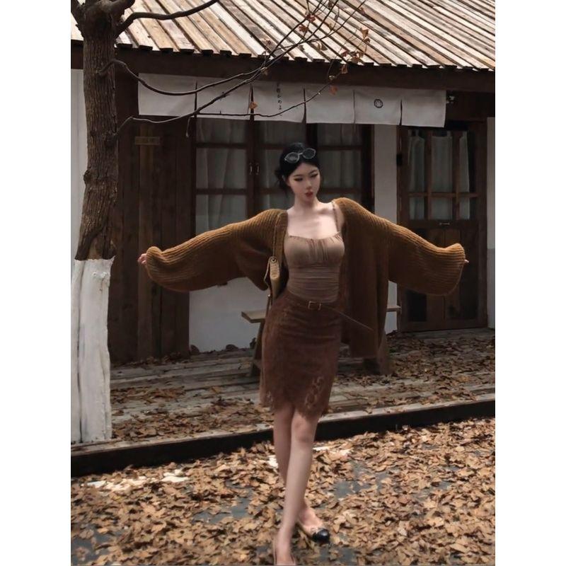 

Slightly Plump Pure Desire Pleated Strap Texture Loose Cardigan Jacket for Women, Autumn Elegant Temperament Lace Bodycon Skirt Set Sling XL