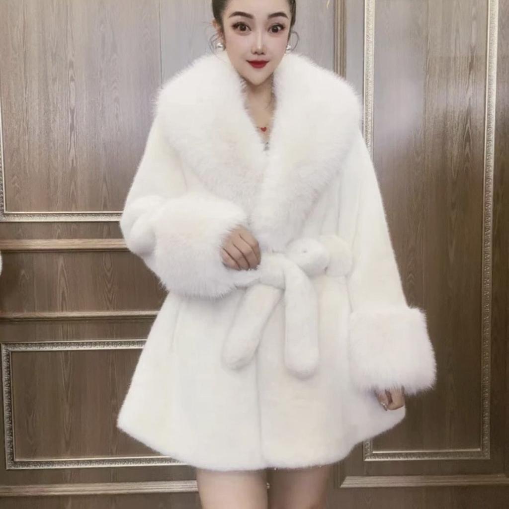 Faux Fur Coat with Fur Collar, Waist-cinching Design, Thickened and Warm, Long-length, Stylish Winter Coat for Autumn and Winter