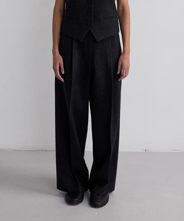 Deolum Wool Tucked Pants_Charcoal