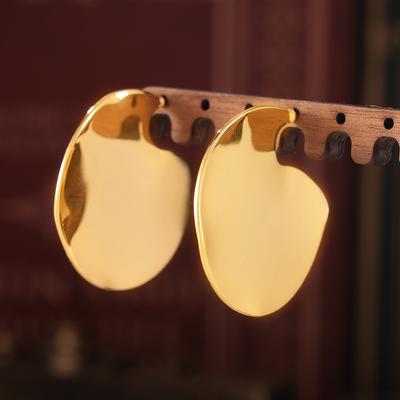 Stil Unregelmäßiger Kreis Glatte Ohrringe Nische Übertriebenes Design Kupfermaterial Vergoldet 18K Gold Retro Ohrringe
