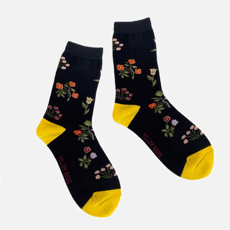 YELLOWSOCKS BLACK FLOWER