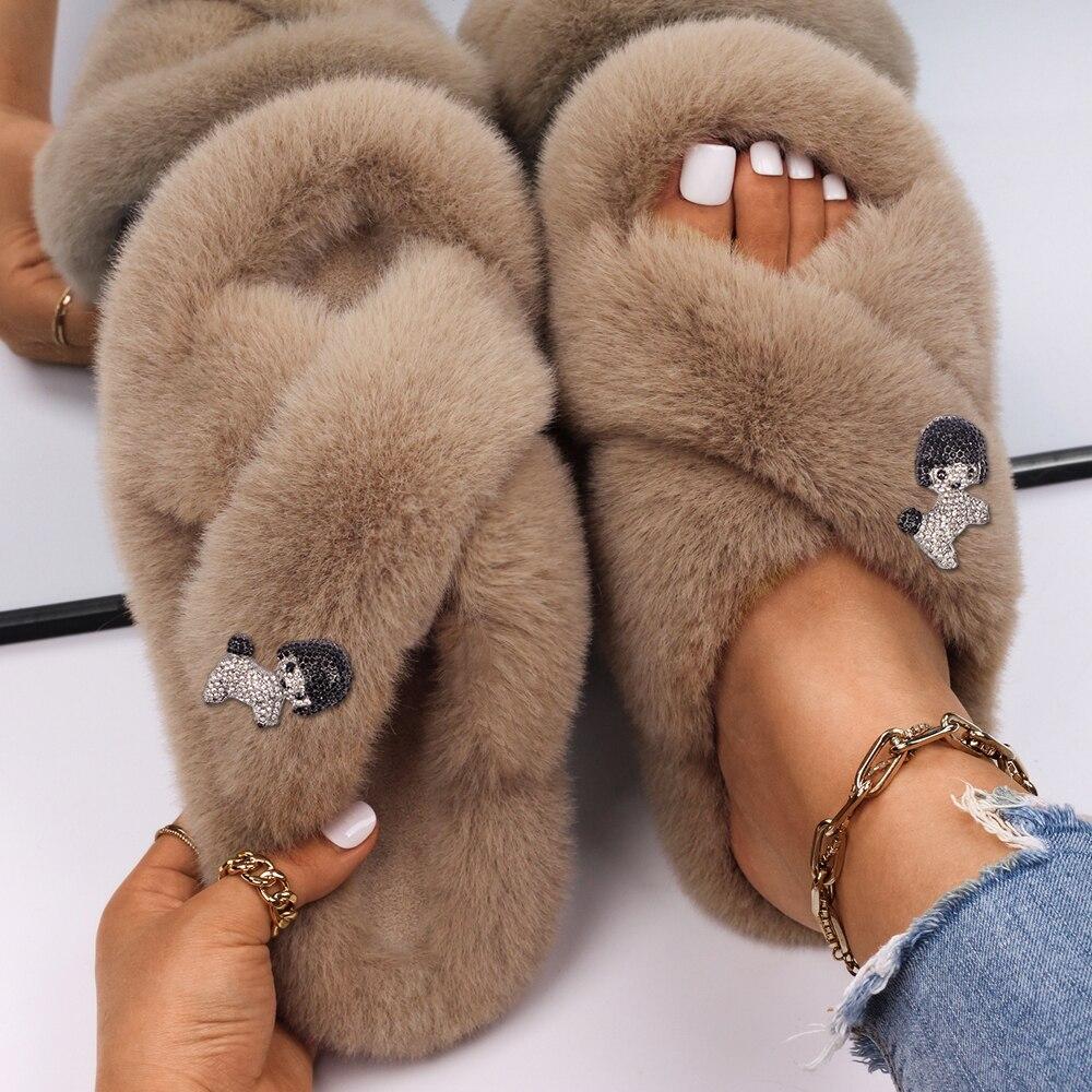 Pantofole da donna soffici diapositive Cartoon Teddy Decor sandali di design di lusso da donna infradito in pelliccia sintetica pantofole piatte scarpe pelose