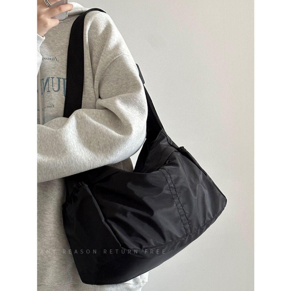 Adjustable Casual Shoulder Bag Large-capacity Sports Messenger Bag Nylon Tote Bag Commuting