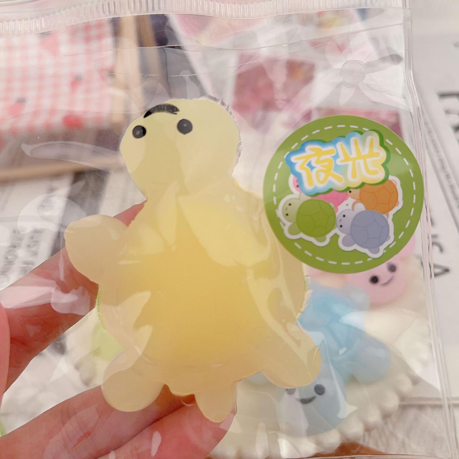 

Светящаяся маленькая черепашка цвета макарон, милая и эластичная декомпрессионная игрушка One Size жёлтый