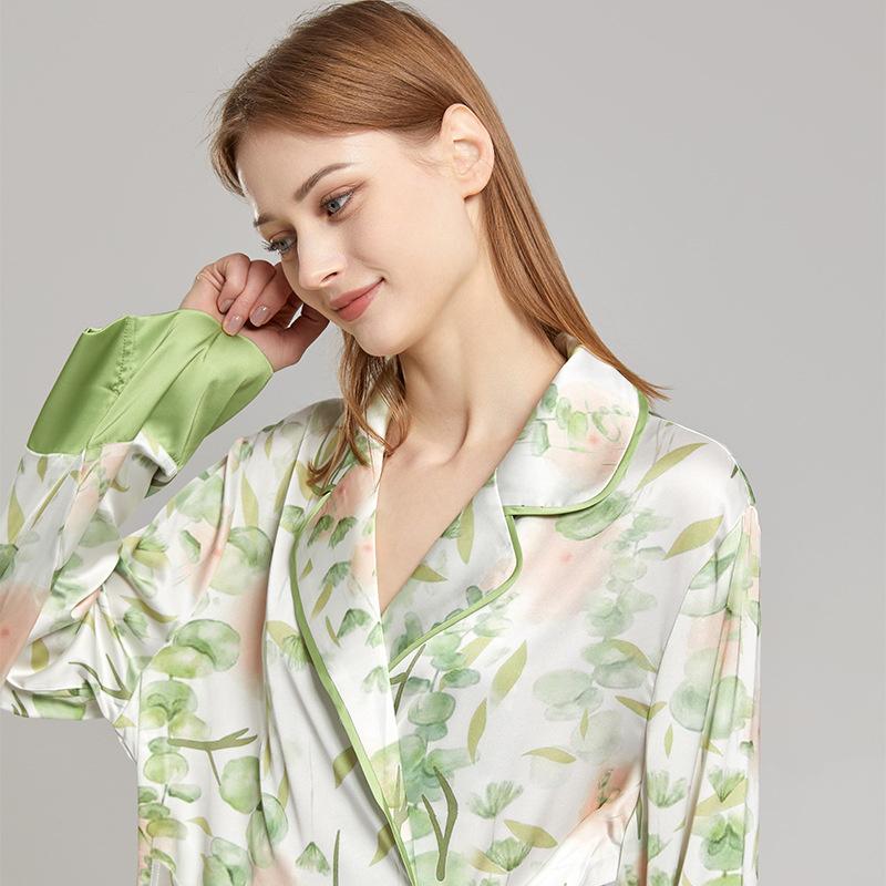 Spring and Summer New Ice Silk Pajamas for Women Hot Season Ice Silk Home Fur Suit Simple Cool Hot Season Pajamas