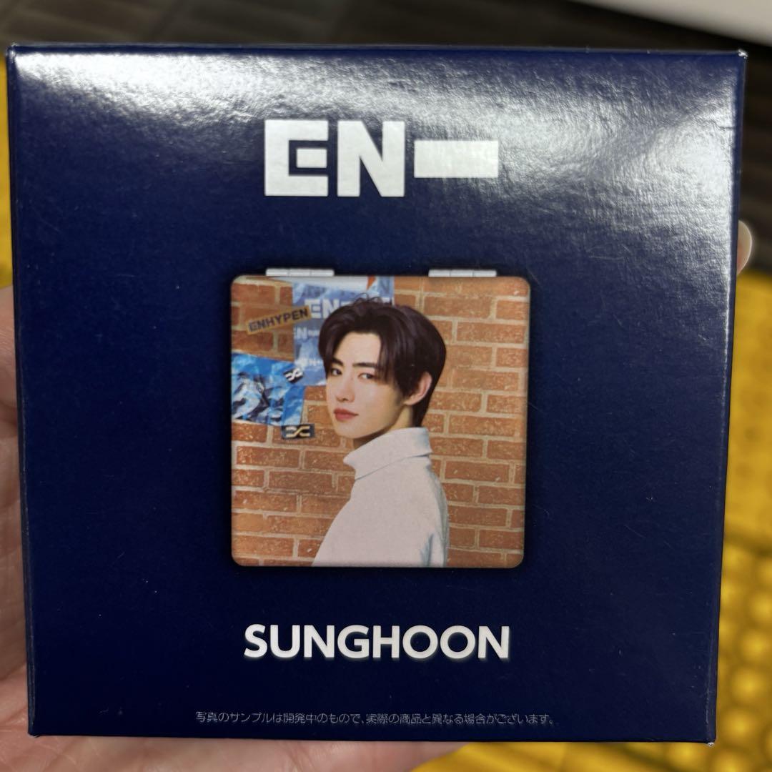 

[USED] Sunghoon ENHYPEN Compact Two-Sided Mirror ENHYPEN