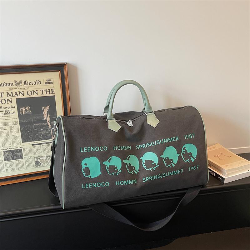 

New Cartoon Head Print Canvas Duffel Bag Sweet Large Travel Handbag for Gym Weekend Getaway Adjustable Shoulder Bag for Unisex чёрный