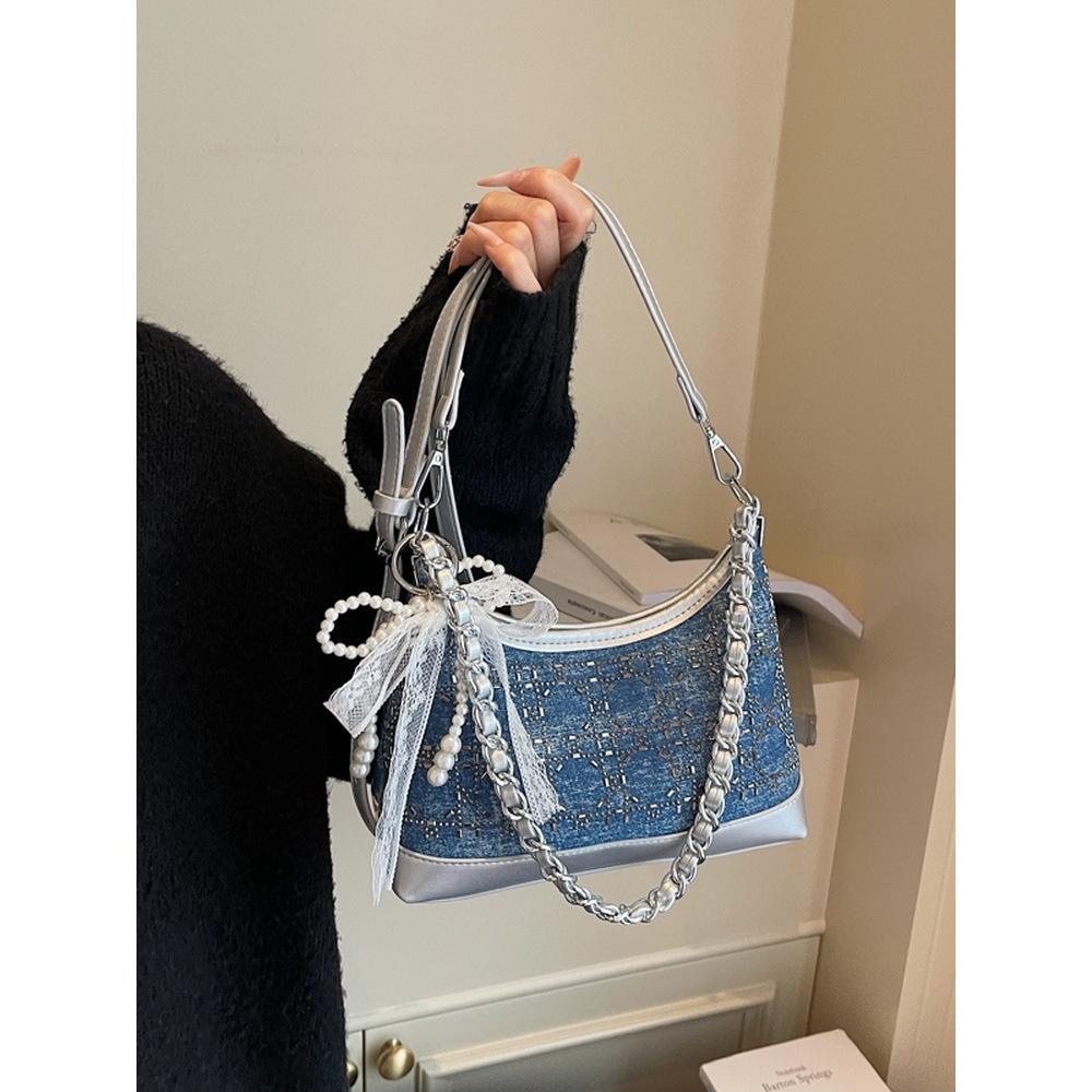 This Year, the Popular Small Bag Women's 2025 New Summer Versatile Underarm Bag Niche High-end Shoulder Messenger Bag