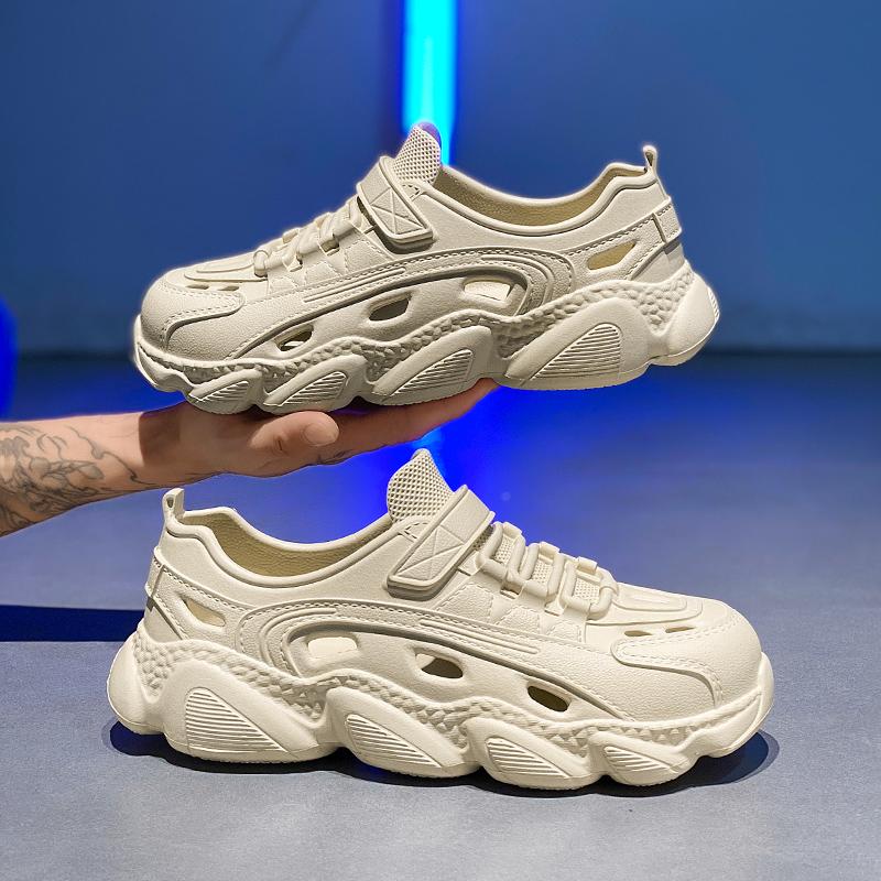 Fashion 2024 New Trendy Sandals for Men Thick Non Slip Wear-resistant Fashionable EVA One-piece Molded Couple Style Hole Shoes Wholesale