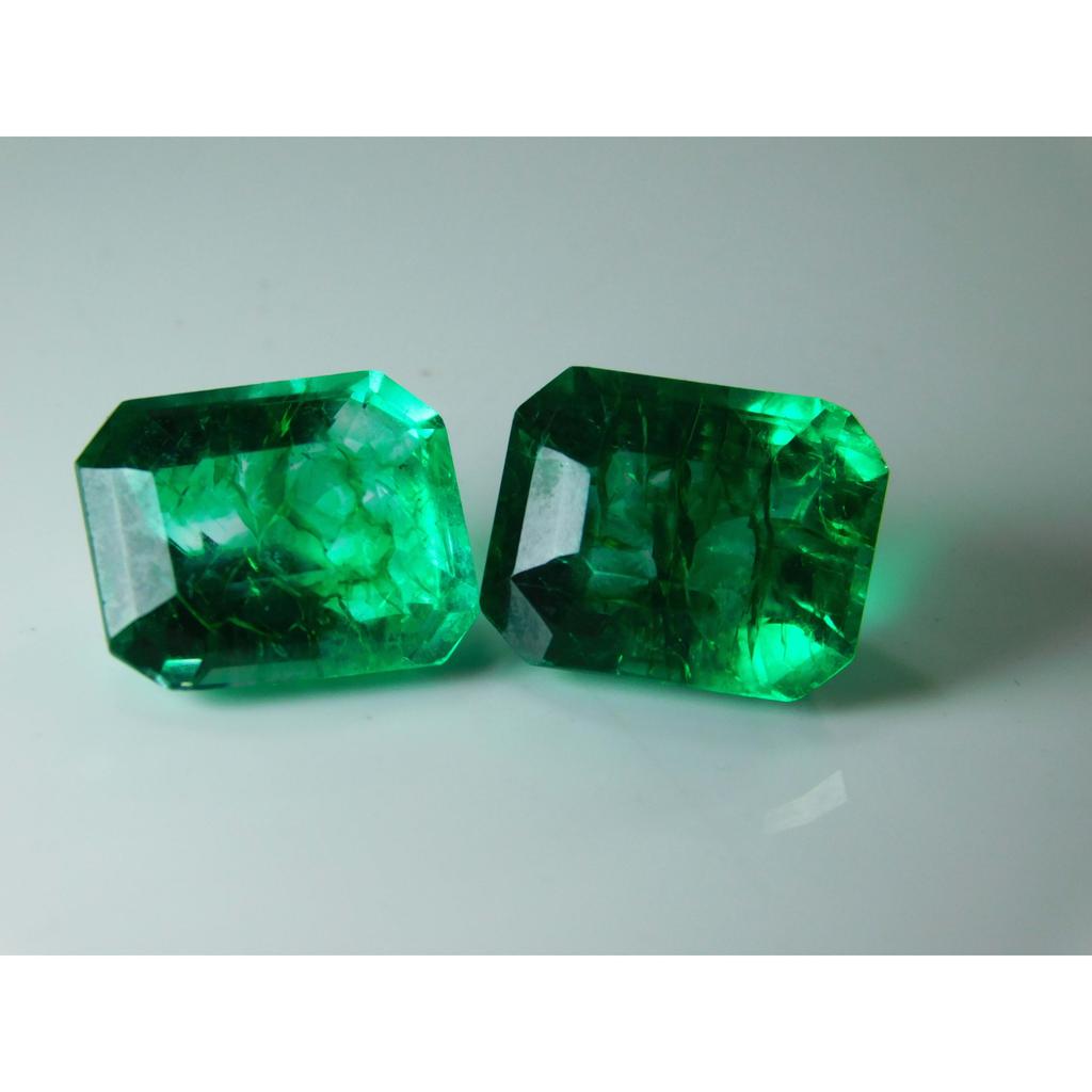 16.56 Carat Loose Gemstone Natural Green Emerald Emerald Cut Pair