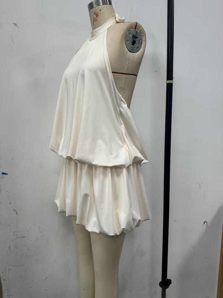 Scharfes Mädchen Neckholder Crop Top mit Rückenschnürung & Flauschiges kurzes Rock Set