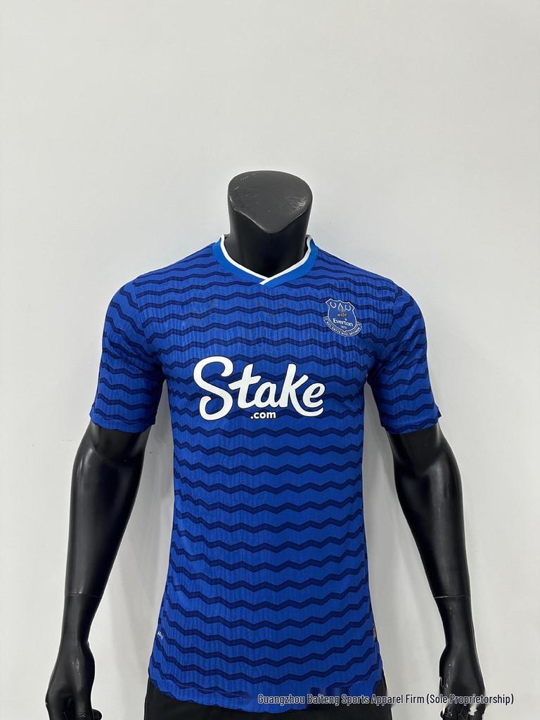 2526 Voetbalshirts: Chelsea, Wolves, Lissabon, Everton, River Plate, Cougars, Atlético Nacional - Thuis & Uit