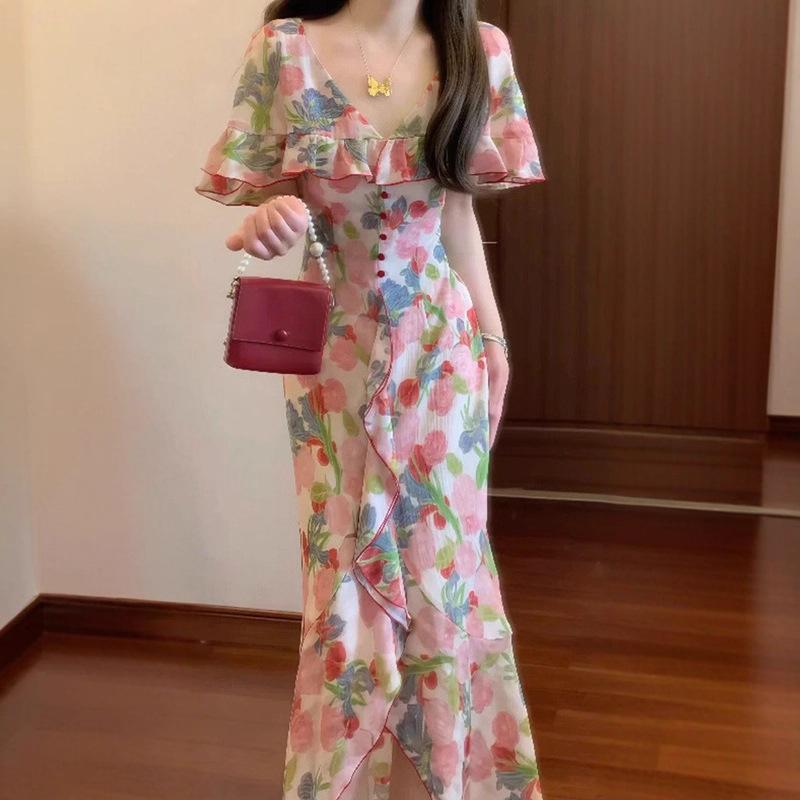 French vintage floral V-neck ruffled dress for women, summer vacation style, waist-cinching, asymmetrical long dress