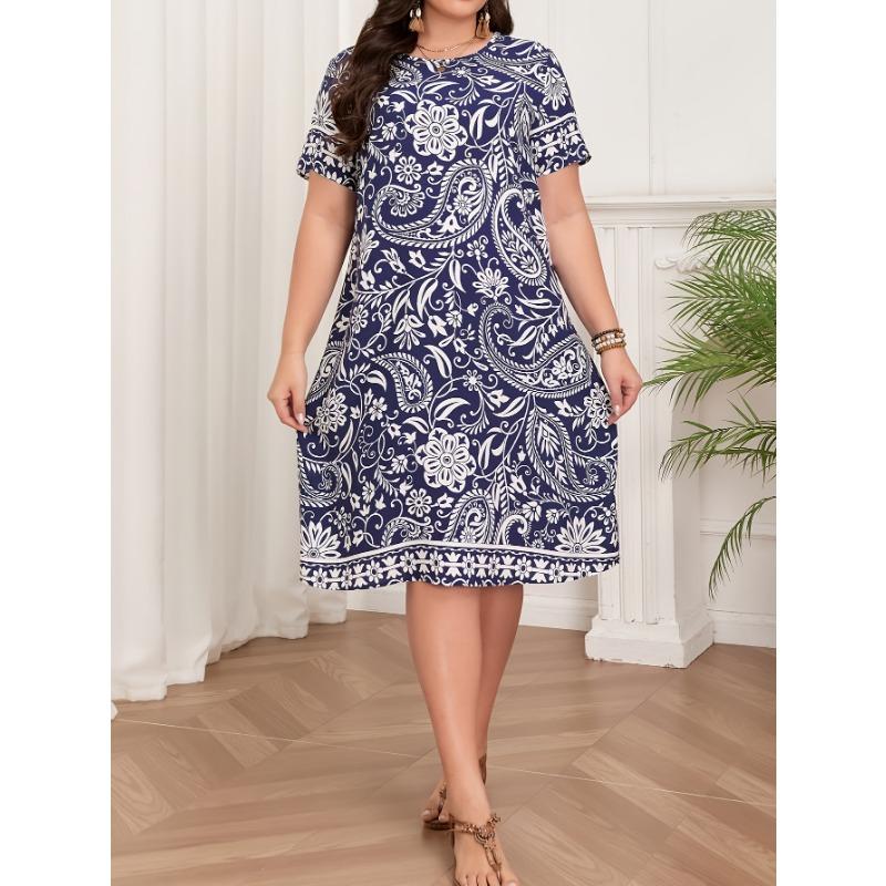 Plus Size - Plus-Size Sweet Smiling Print Loose Long T-Shirt Nightdress