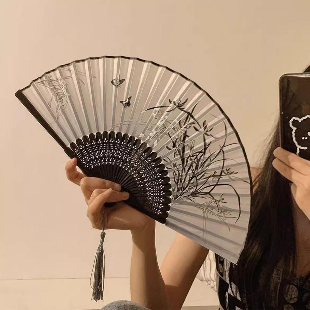 Antiker chinesischer Faltfächer: Tragbarer Bambusfächer für Hanfu, Tanz und Sommer