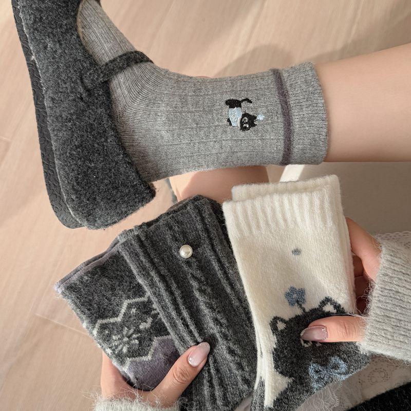 Ladies Autumn and Winter Thickened Warm Puppy Wool Medium Cylinder Pile Socks